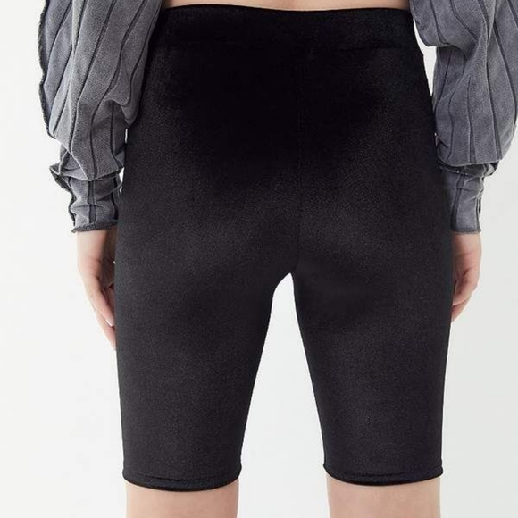 UO Velvet High-Rise Bike Short - Picture 2 of 7